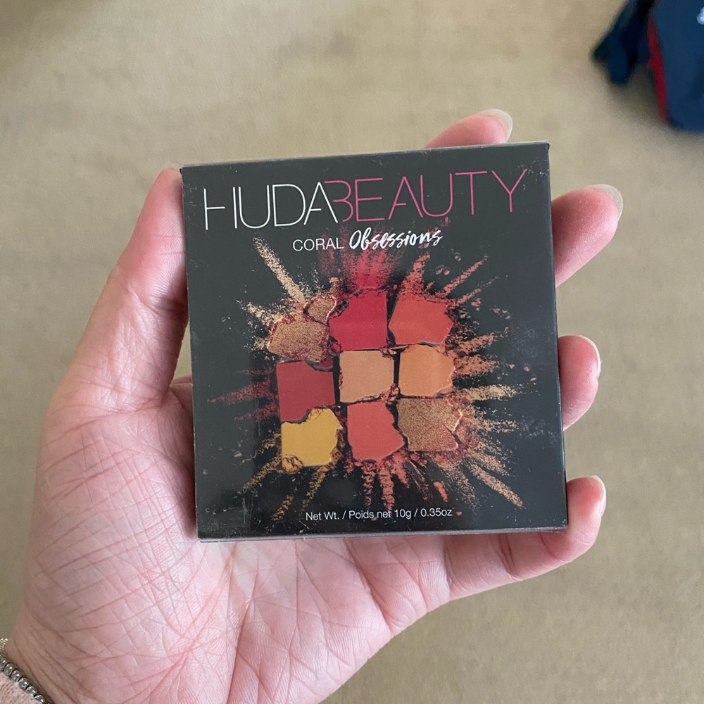 Huda beauty coral obsession eyeshadow